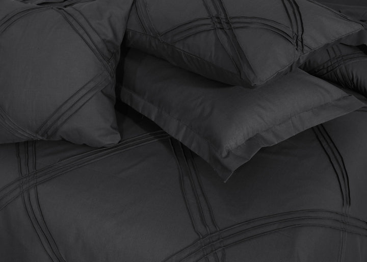 design on bed sheet