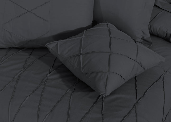black bedroom sheets