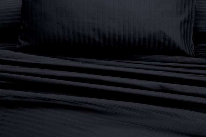 black bedroom sheets