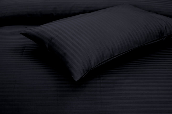 black bedroom sheets