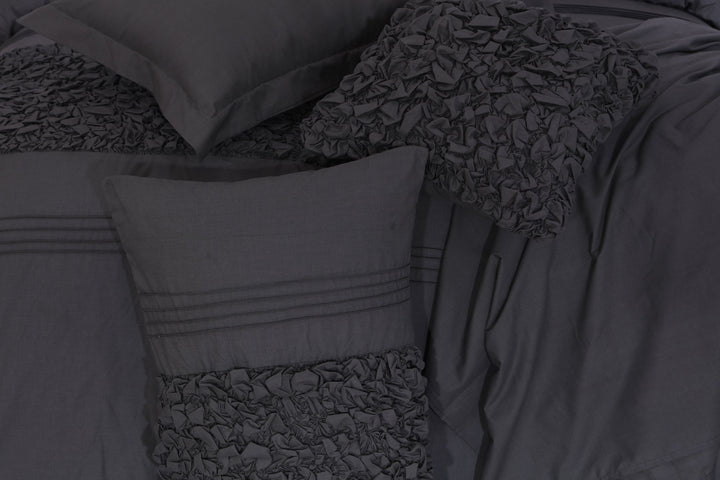 black bedroom sheets
