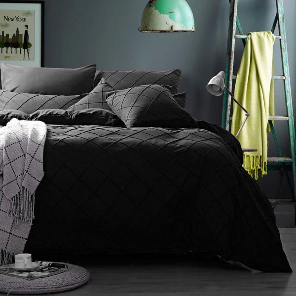 black bedroom sheets