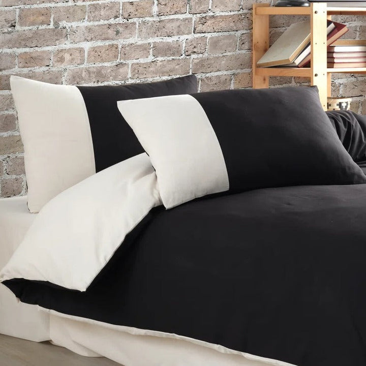 black bedroom sheets